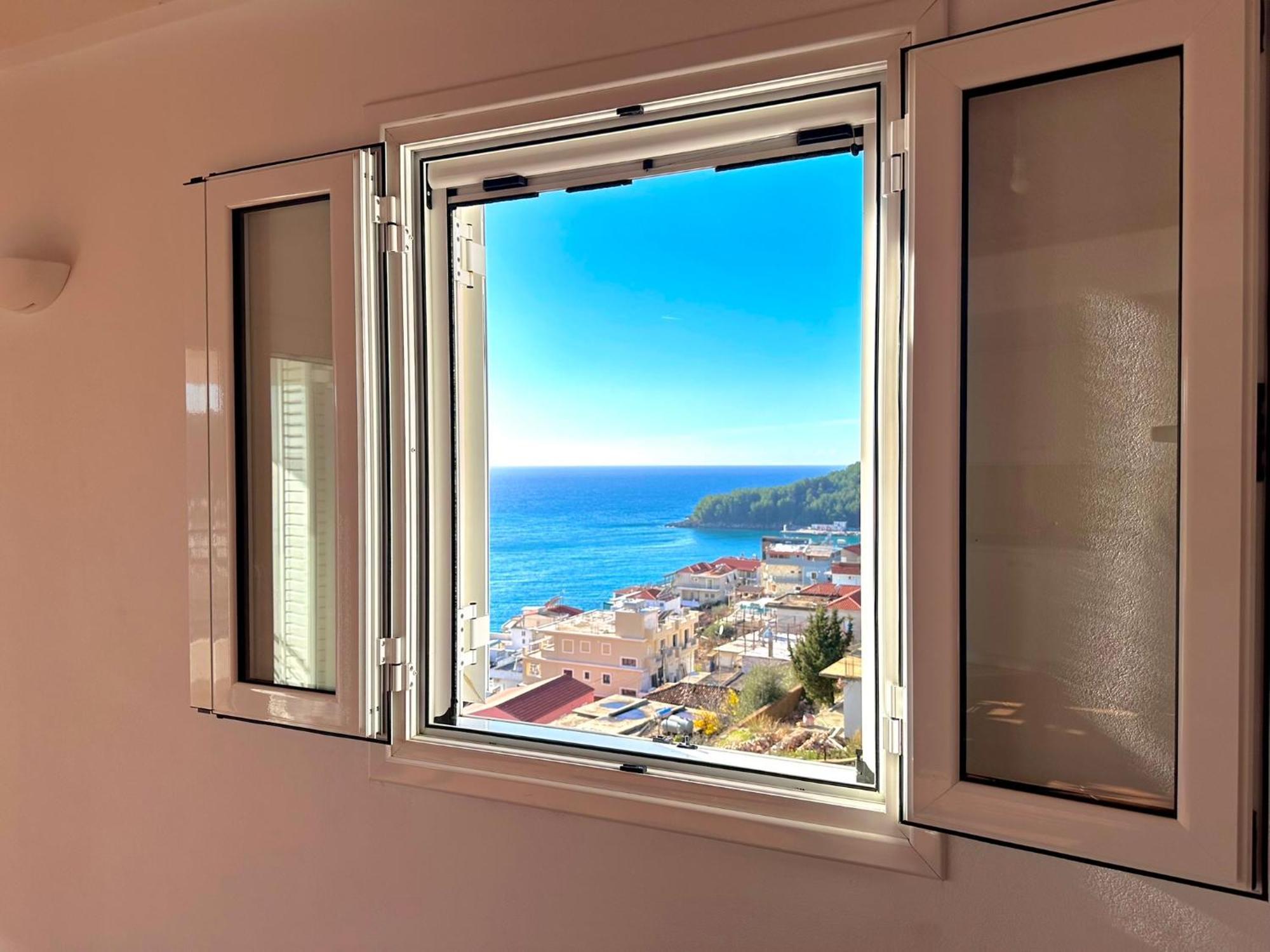 Roumers Himara Exterior photo